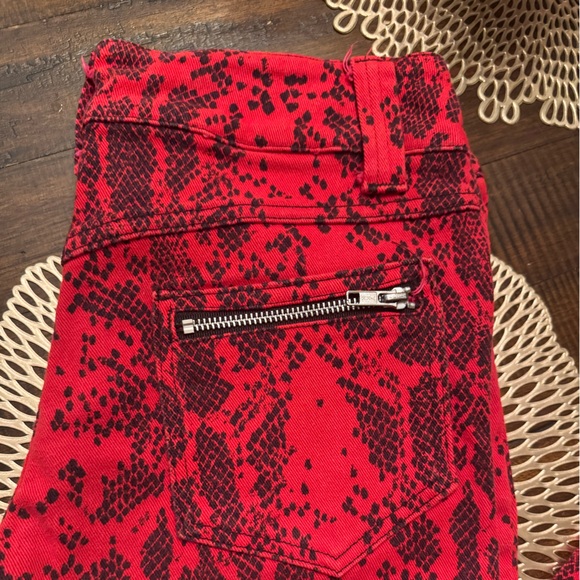 ⚡️⚡️Red and Black Snake Print Pants⚡️⚡️ - Picture 2 of 9